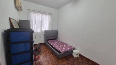Apartment For Rent in Beverly Hills 3