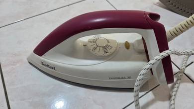 Tefal Easygliss 30 Steam Iron