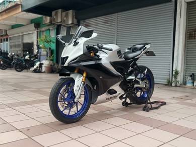 Yamaha R15