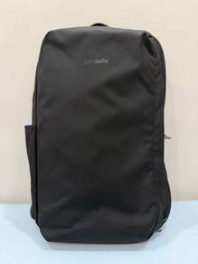 Pacsafe Metrosafe X 16" Anti-Theft Commuter BP