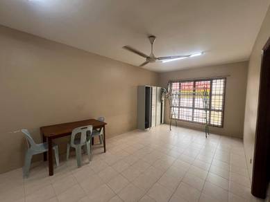 Apartment For Rent in Pusat Komersial Seksyen 7