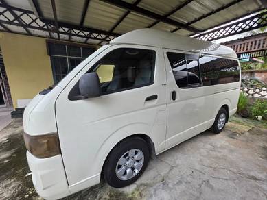 Toyota Hiace in Wakaf Baru, KTN