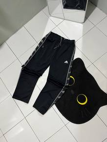 Trackpants