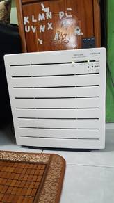 Air purifier (HITACHI).