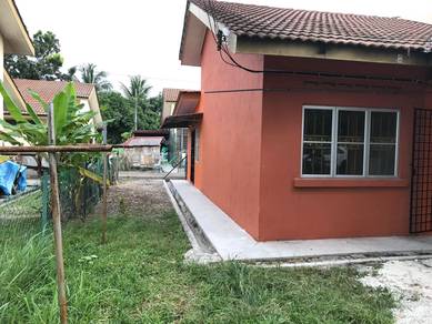 1-storey Terraced House For Sale in Banting,SGR