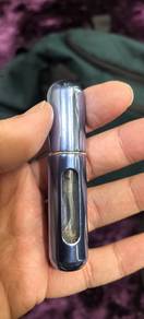 Perfume container 