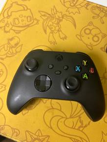 Xbox controller with rechargeable battery