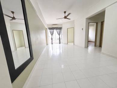 Condominium For Sale in Teratai Mewah Condominium