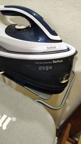 Steam iron Tefal