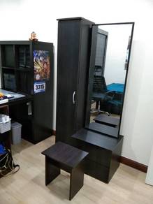 kabinet meja solek dan bangku