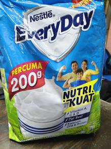Nestle Everyday milk powder 1.5kg FOC 200g