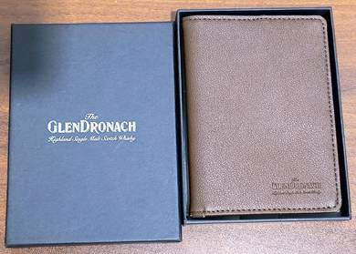 THE GLENDRONACH LEATHER PASSPORT WALLET (Brown)