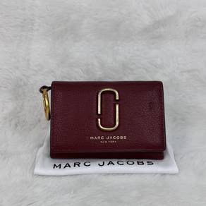 Marc Jacobs double J multi wallet in maroon