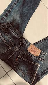 levis kepala kain