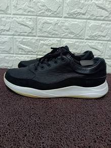 uk9 Clarks Black Sneakers