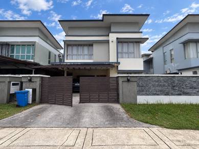 Semi-Detached House For Sale in Shah Alam,SGR