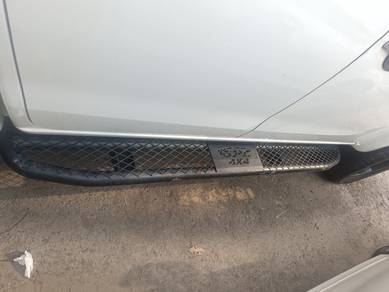 SPC Side Step kiri & kanan + Metal Bumper 4x4 
