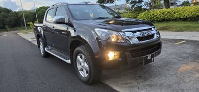 Isuzu D-Max V-CROSS 4x4 in Sandakan, SBH