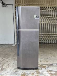 Toshiba 2 door Fridge Peti ais 290Liters