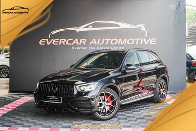 Mercedes Benz GLC300 300 4MATIC AMG LINE in Desa Petaling, KUL