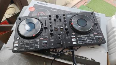 Numark platinum FX