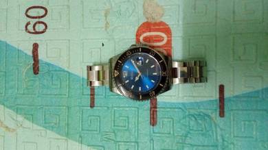 very good and premium watch