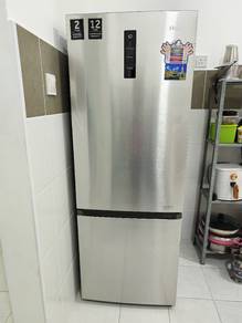 Peti ais 2 pintu
