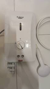 Rubine water heater