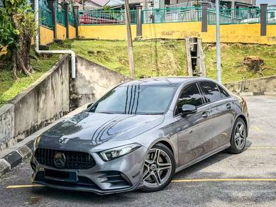 Mercedes Benz A250 250 AMG LINE in Desa Petaling, KUL