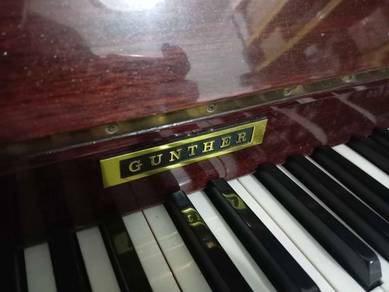 Piano Antik