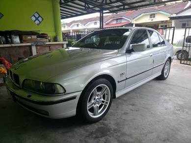 BMW 523i 23i (CBU) in Ulu Tiram, JHR