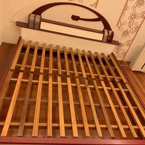 King Size Bed Frame & Wardrobe 1 Set (Second Hand)