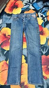Seluar Jeans Levis