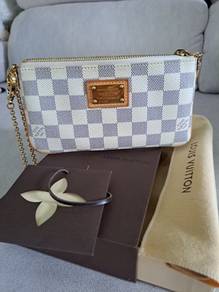 Pre-loved Louis Vuitton Damier Azur Pochette