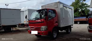 HINO/WU 302 R 10ft  LUTON KOTAK