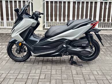 Honda Forza 250