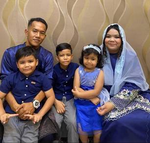 baju kurung tunang perempuan