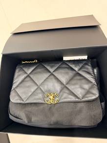 Chanel 19 Flap Bag Large