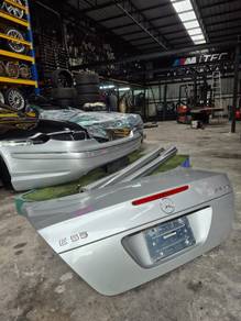 Mercedes Benz W211 E55 AMG Bonet Belakang
