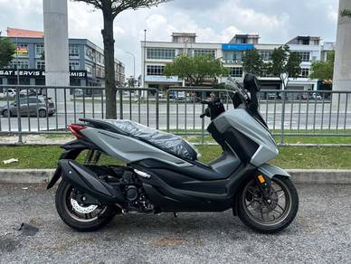 Honda Forza 250