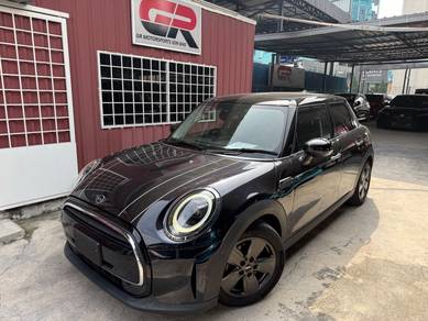 Mini Cooper in Bandar Puteri Puchong, SGR