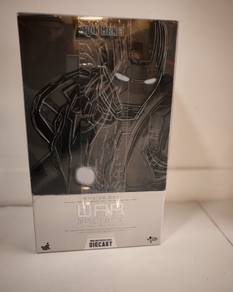 Hot Toys MMS198-D03 – Iron Man 3 War Machine