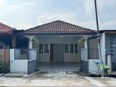 1-storey Terraced House For Sale in Gombak,SGR