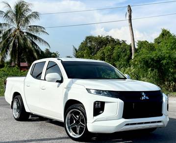 2022 Mitsubishi Triton QUEST