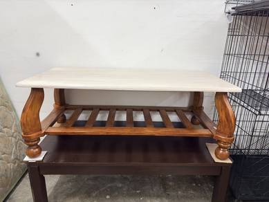 coffee table / centre table