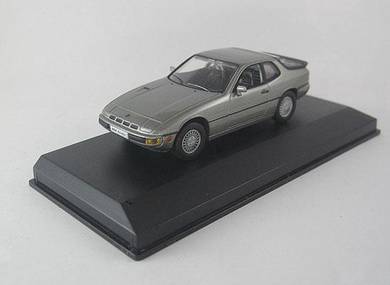 Model Koleksi PORSCHE 924 TURBO 1978