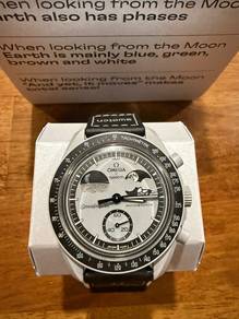 Swatch x Omega MoonSwatch: Mission to Earth Phase