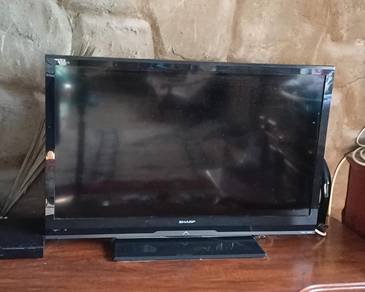 masih ok...tv 32 inchi jenama sharp