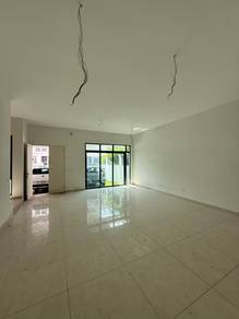 2.5-storey Terraced House For Sale in Ujong Pasir,MLK