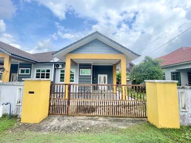 Semi-Detached House For Sale in Paka,TRG